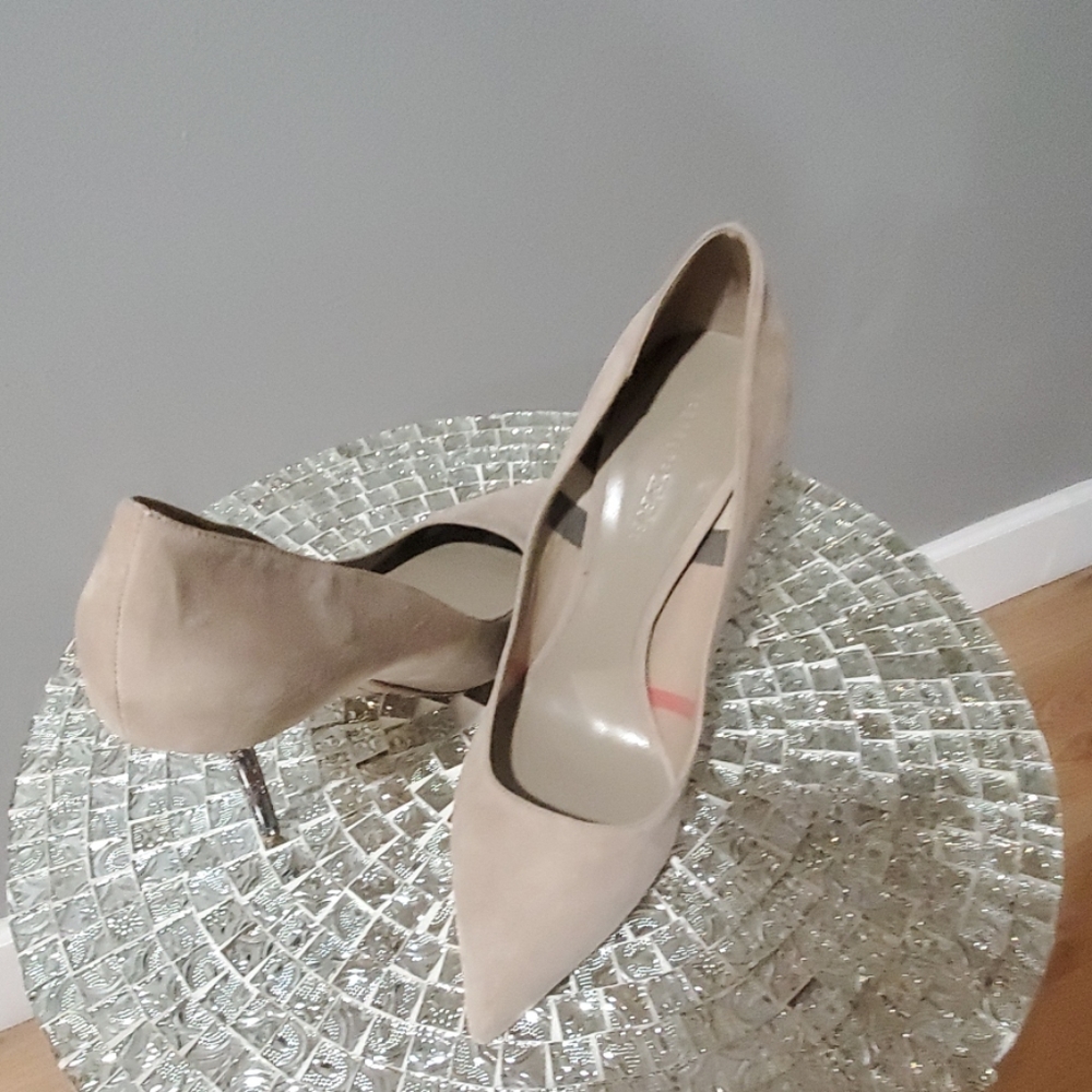 Heels - Picture 2 of 2